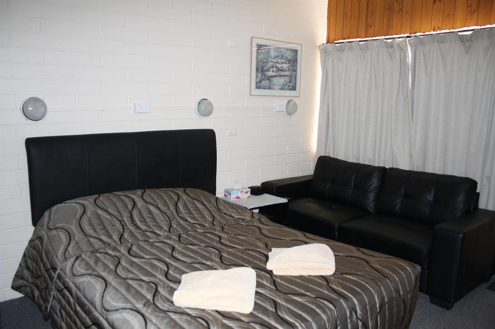 Nhill Oasis Motel Dış mekan fotoğraf